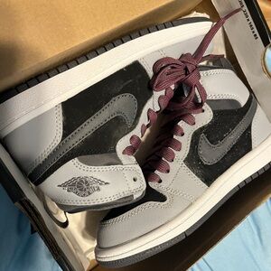 Previously purchased brand new on Mercari. Worn once by my son but too small.